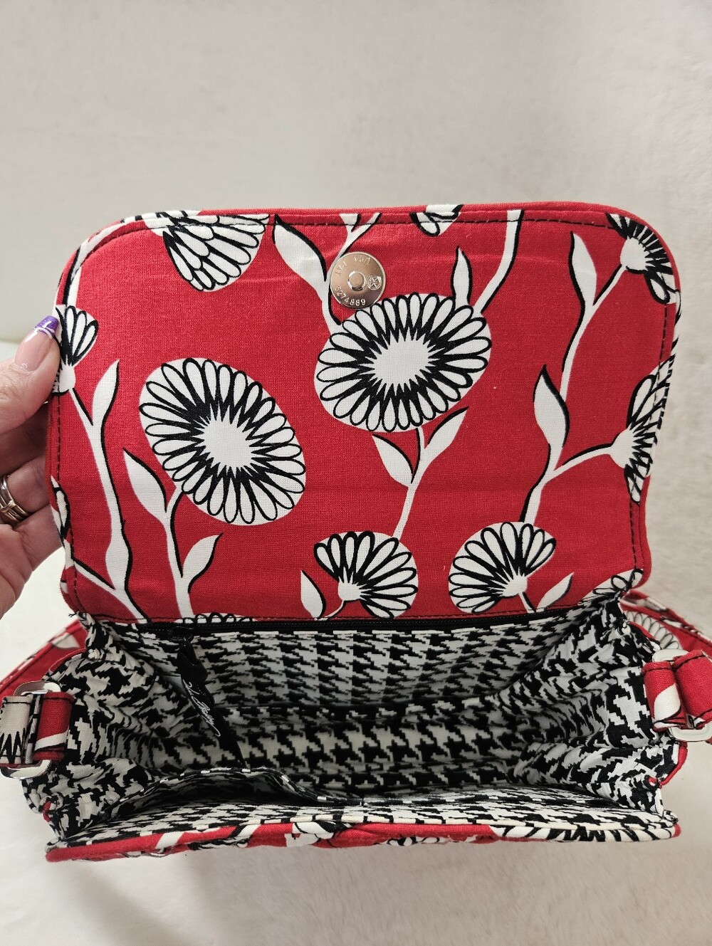 Vera Bradley Deco Daisy Crossbody Bag - Picture 7 of 7
